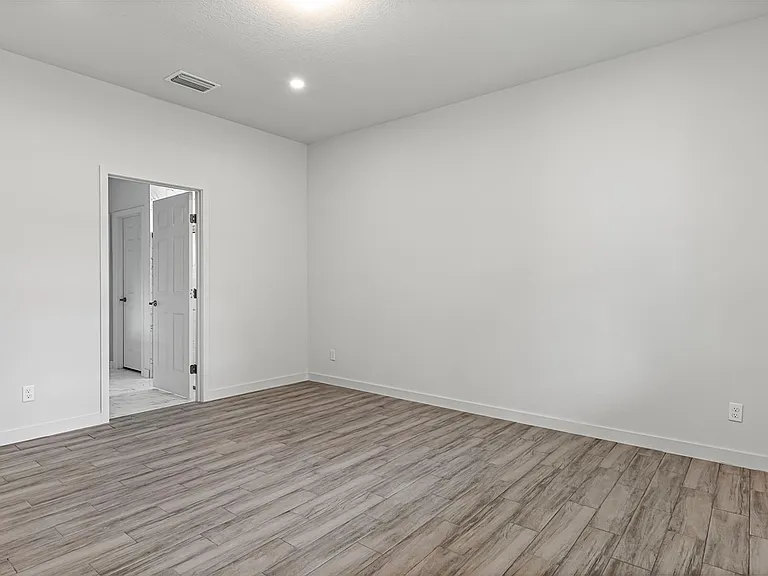 7704 Pacific Ave — Photo 22