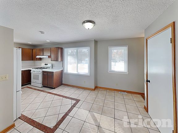 5th image of 2605 Eastman Dr