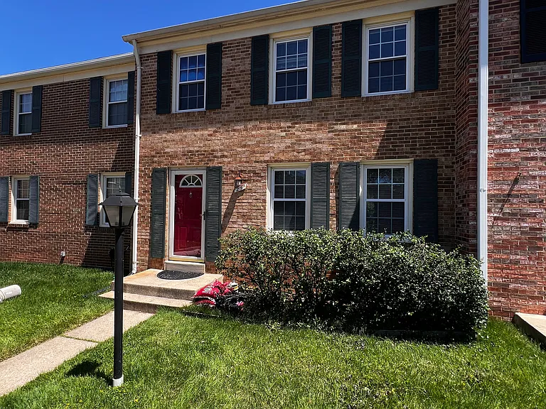 25 Marwood Ct — Photo 3