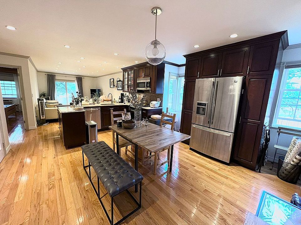 Open dining & kitchen areas