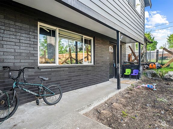 3rd image of 10616 9th Avenue Ct S