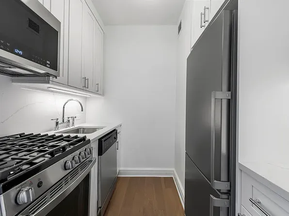 211 E 70th St APT 27D, New York, NY 10021
