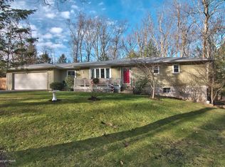 425 Ridge Cir, Cresco, PA 18326