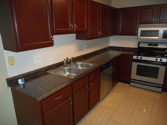 4th image of 105 Island Ct