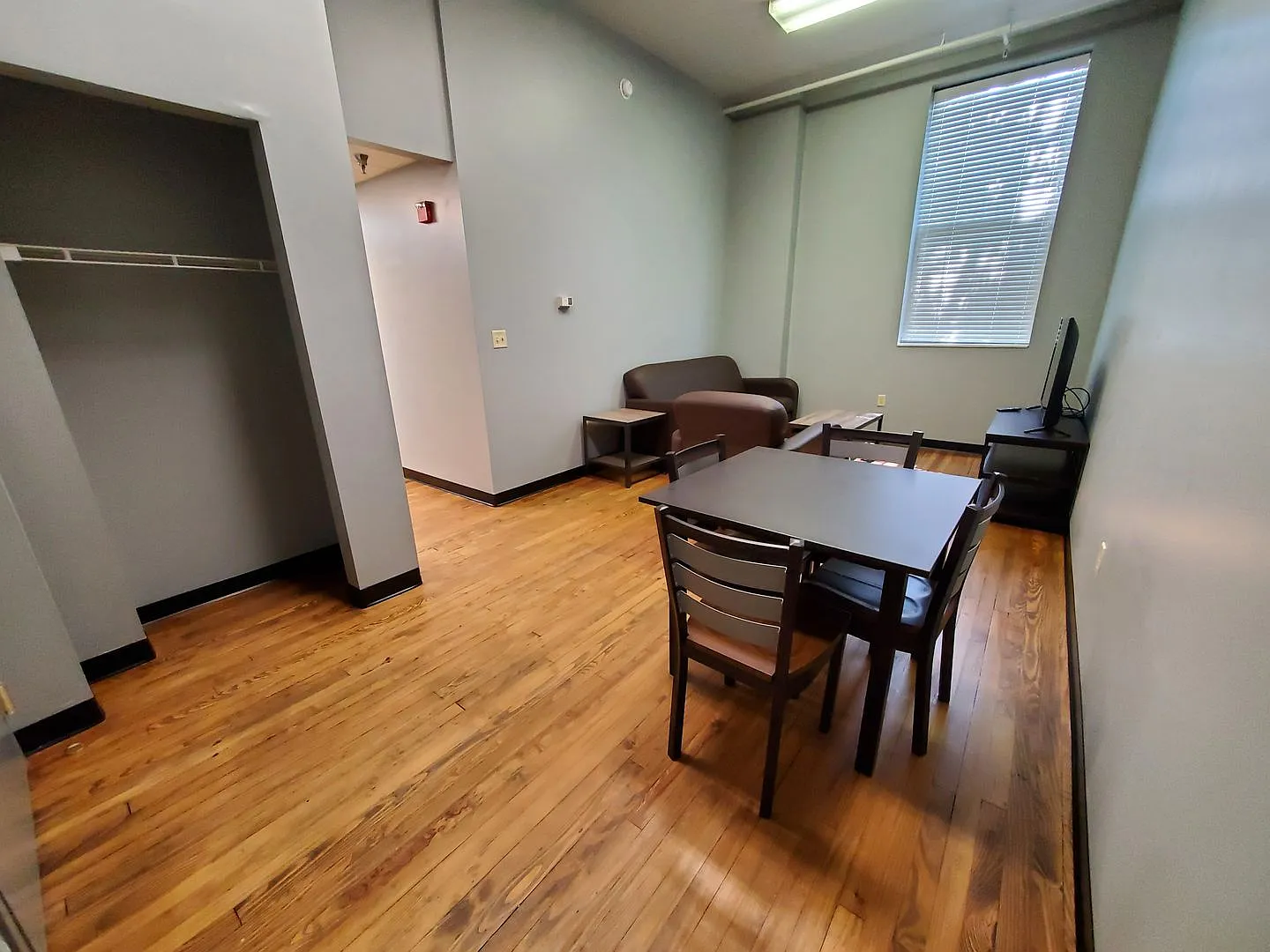 616 W. College Ave — Photo 4