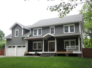 322 Parkway Dr, Clark, NJ 07066
