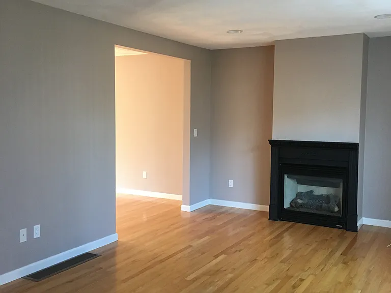 1081 Main St — Photo 4