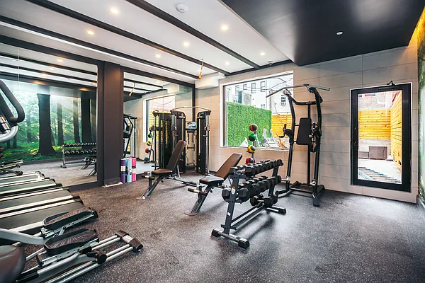 Rented by Nooklyn NYC LLC | media 83