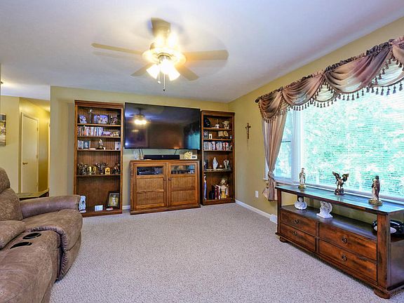 5th image of 5707 N 32nd St