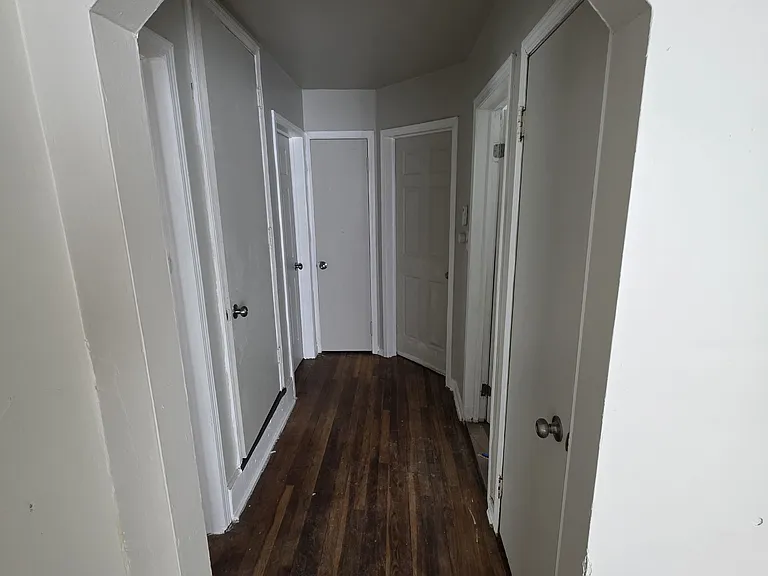 8461 Plainview Ave — Photo 32