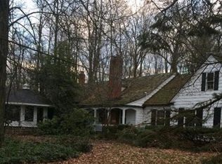 32600 Cedar Rd, Cleveland, OH 44124