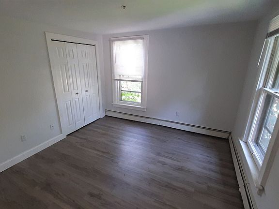 5th image of 220-222 W Spencer St W #220-5