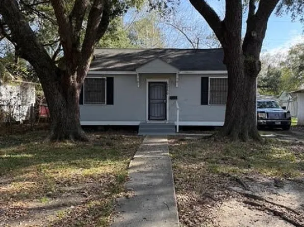 5750 Saurage Dr, Baton Rouge, LA 70805