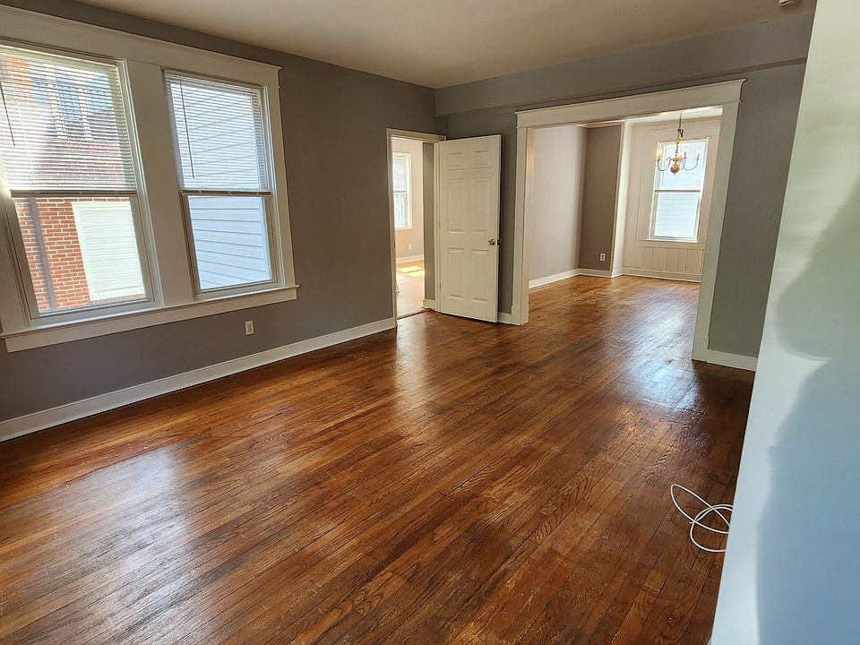 1st image of 1533 N Colonial Ter APT B