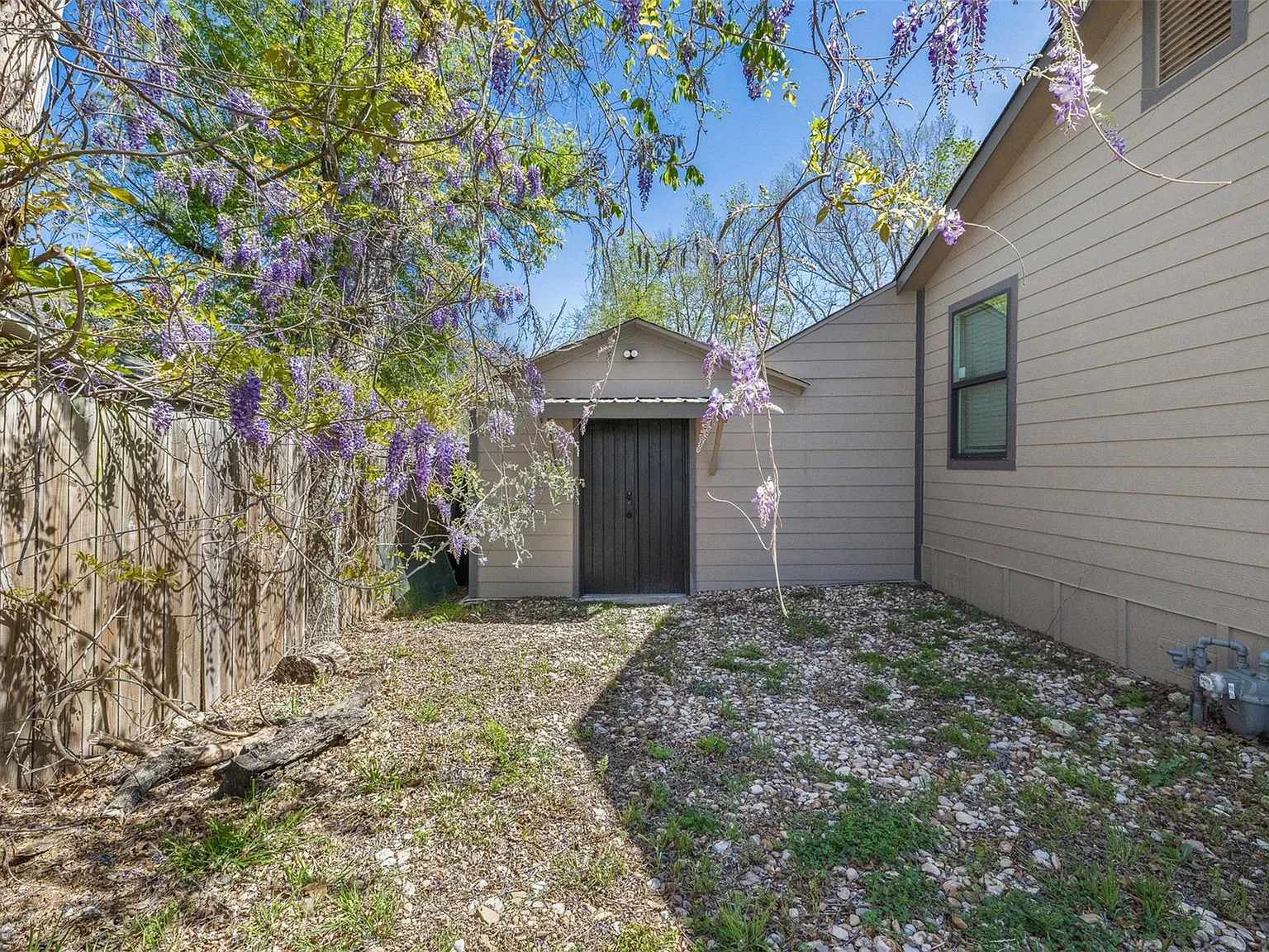 3 bed, 2.0 bath, 1244 sqft, $1,500 — Photo 3