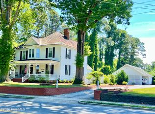 612 College St, Clinton, NC 28328