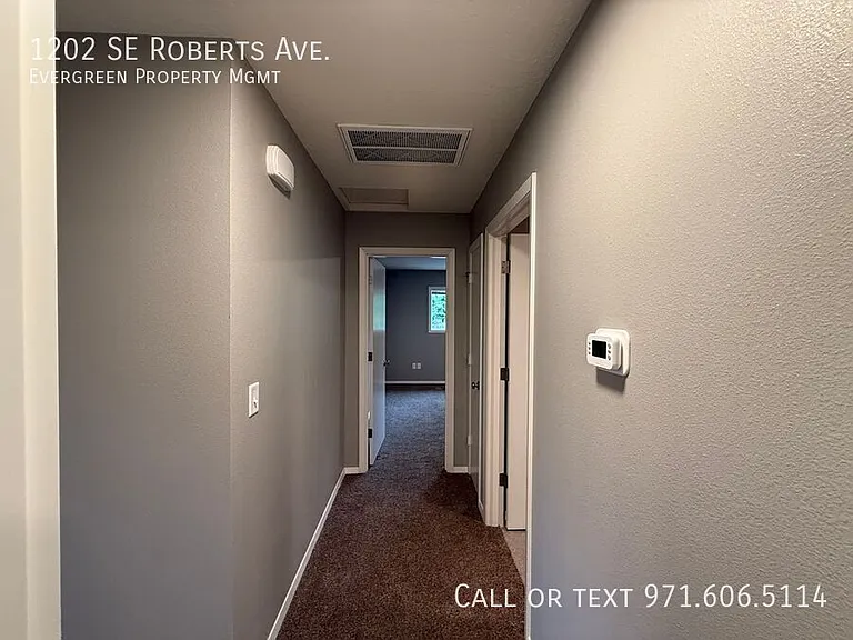 1202 SE Roberts Ave — Photo 14