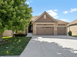 1445 Brompton Ln, Raymore, MO 64083