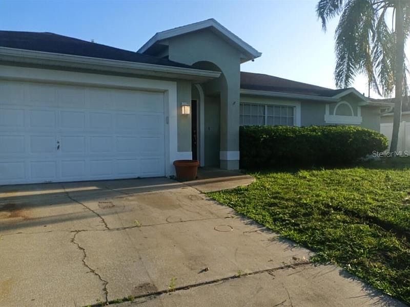 2nd image of 1560 Bavon Dr