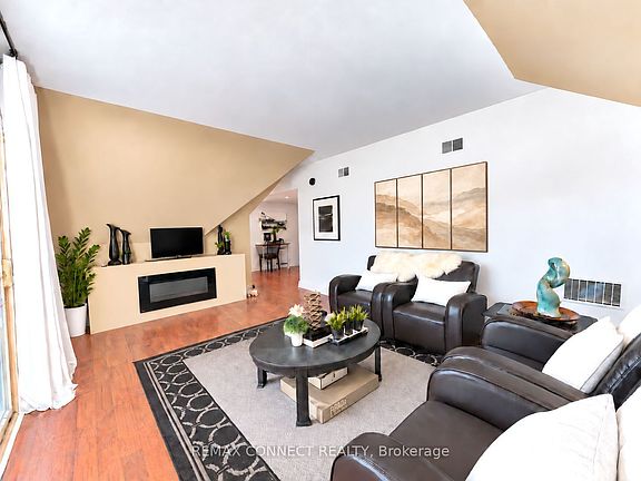3rd image of 4872 Valley Way #303