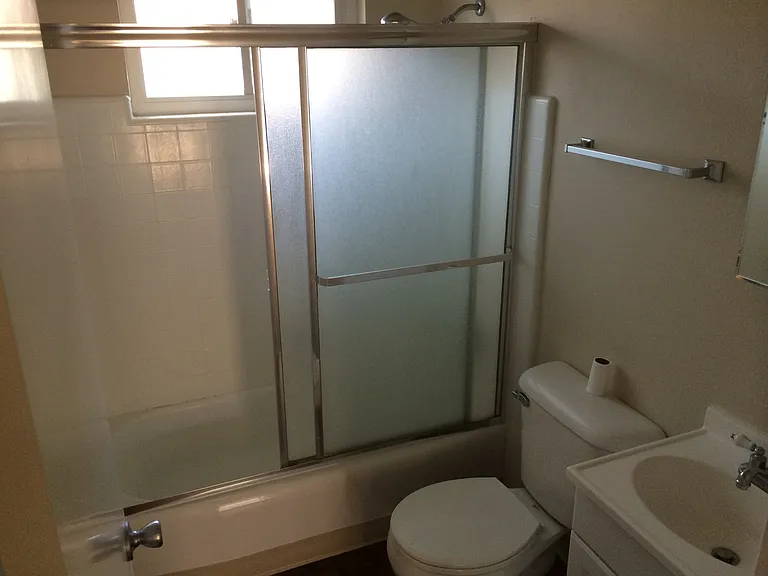 2275 Royal Drive — Photo 2