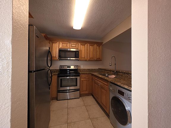 4th image of 1542 Lake Crystal Dr APT H