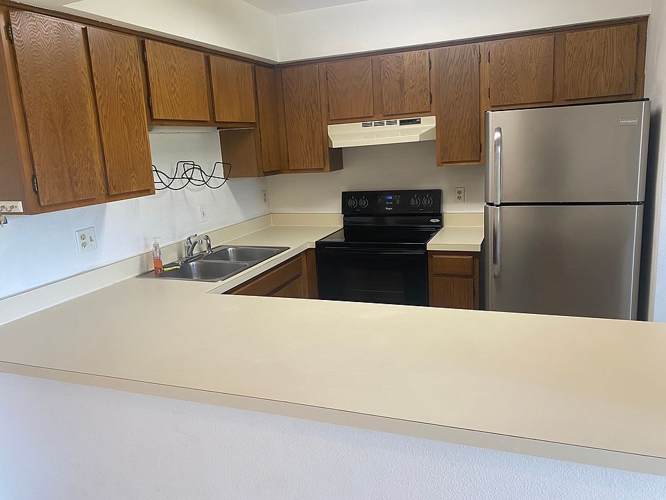 1st image of 606 Casa Park Ct #F