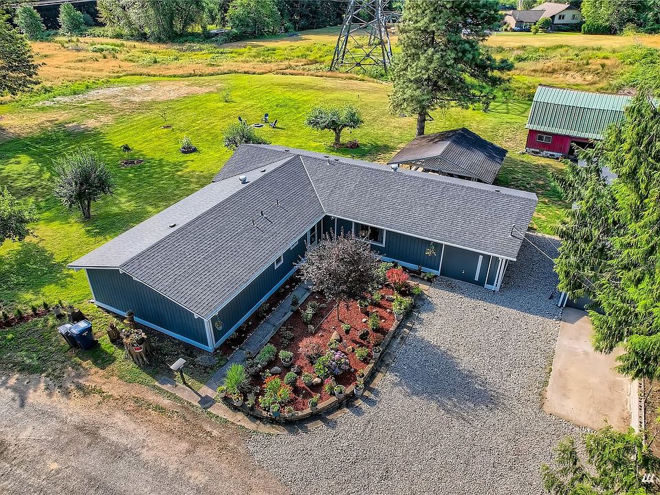 Ariel view of front of home! 