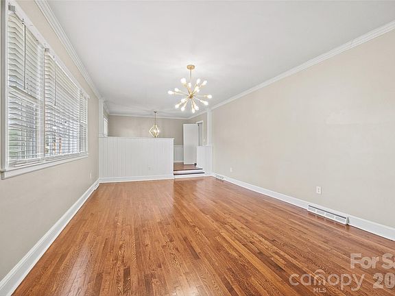 3rd image of 946 Scotch Dr