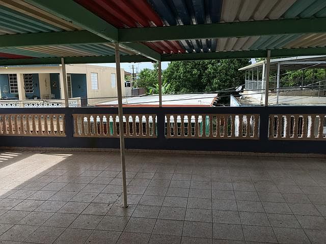 2nd image of 21 Calle Un