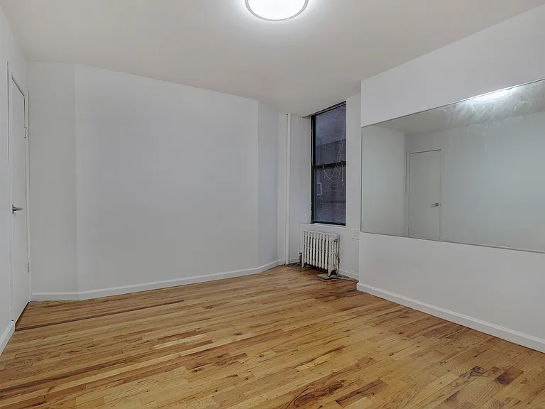 334 W 47th St #2-A — Photo 6