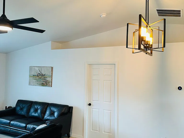 5025 Benton St — Photo 11