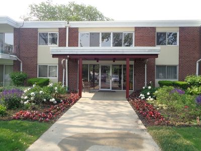 127 N Wolf Rd APT 52A, Wheeling, IL, 60090