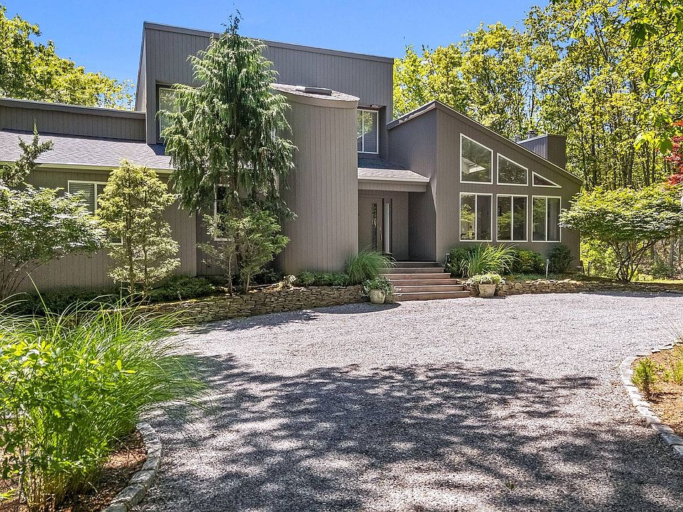 1st image of 76 Island View Dr W