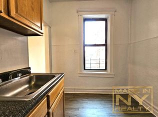 25-38 43rd St #F6, Astoria, NY 11103