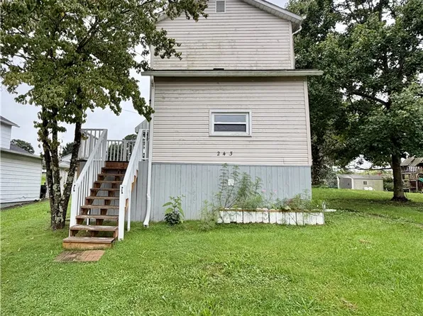 243 Third Ave, Crucible, PA 15325
