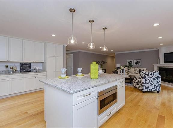 4th image of 463 Magna Carta Dr