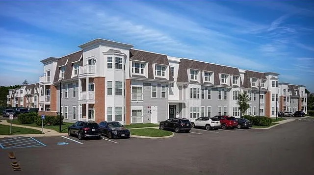 Fairfield Townhomes at Islip — Photo 16