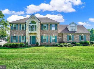2295 May Apple Dr, York, PA 17402