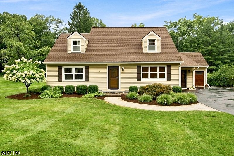 1st image of 511 Openaki Rd