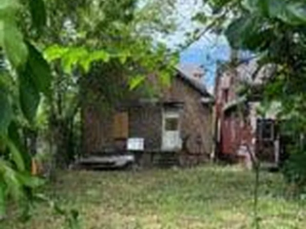 8908 Charlevoix St, Detroit, MI 48214