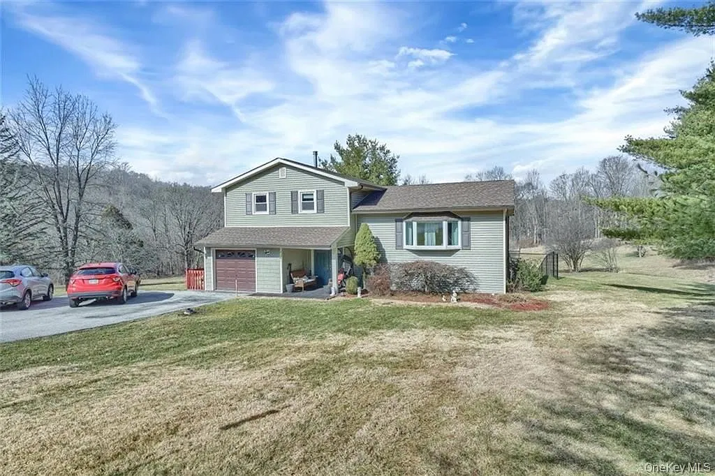 3 bed, 1552 sqft, $3,350 — Photo 2