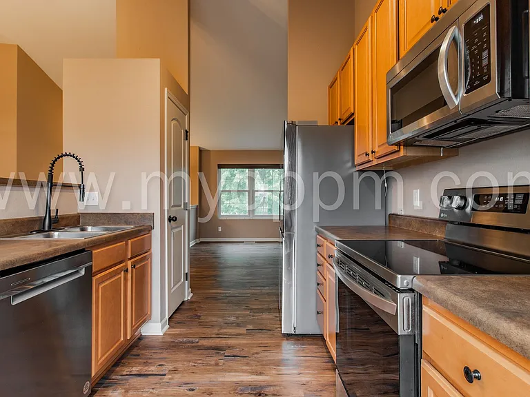 14452 Knudsen St — Photo 10