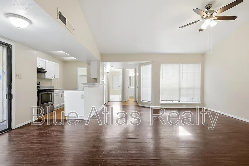 2 bed, 2.0 bath, 1088 sqft, $1,750 — Photo 3