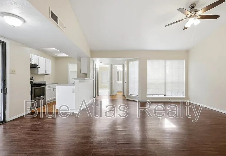 3048 Navarro Ln #1 — Photo 3