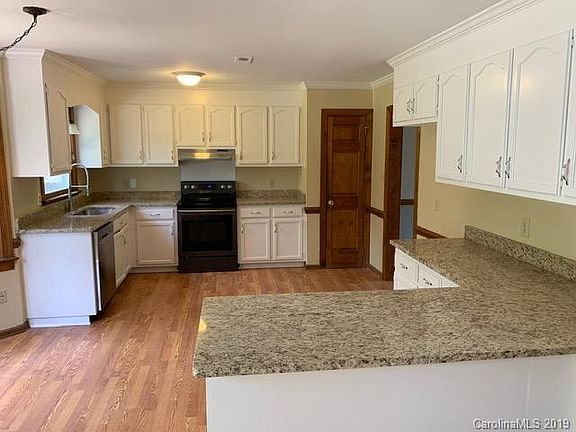 3rd image of 11607 Watermoss Ln