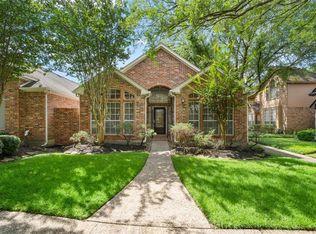 6627 Queensclub Dr, Houston, TX 77069