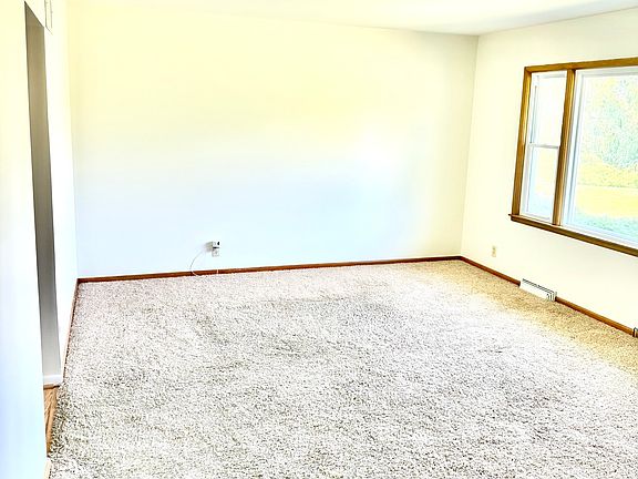 5th image of 4029 Ridgeway Dr
