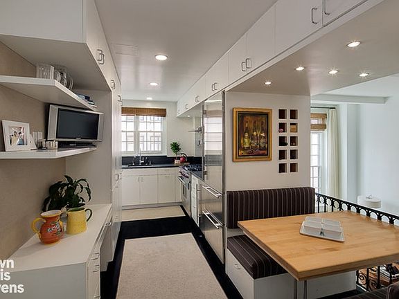 4th image of 51 5th Ave APT 11C