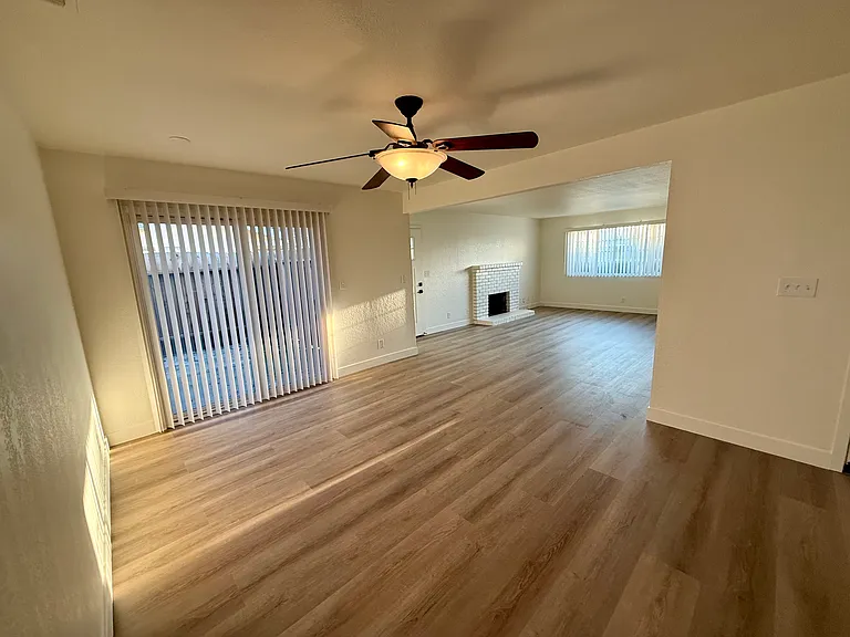 2 bed, 2.0 bath, 980 sqft, $2,200 — Photo 6
